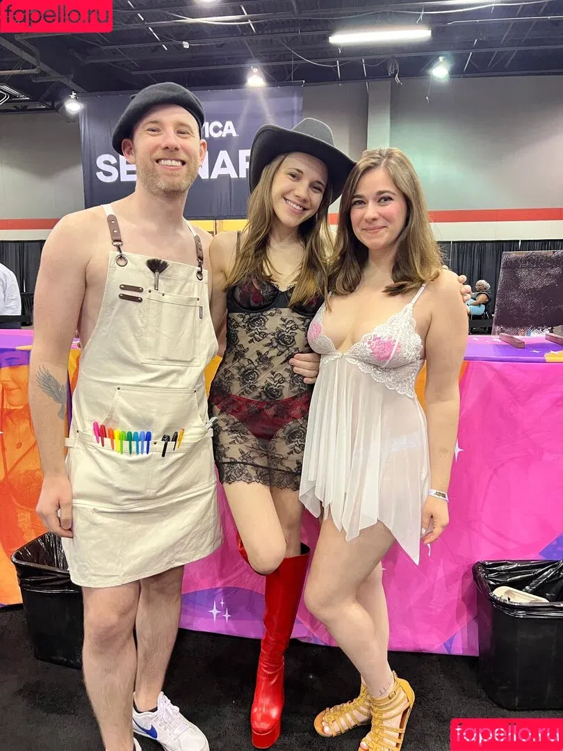 Rose Carter / rosecaarter / rosecarter Onlyfans Photo Gallery 