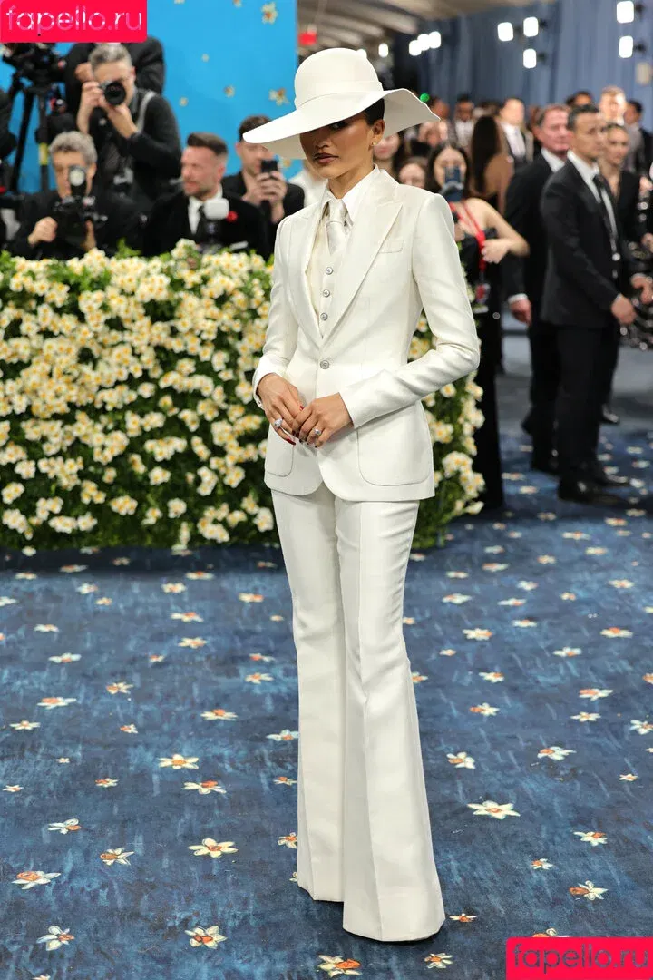 Zendaya / zayarose11 Onlyfans Photo Gallery 