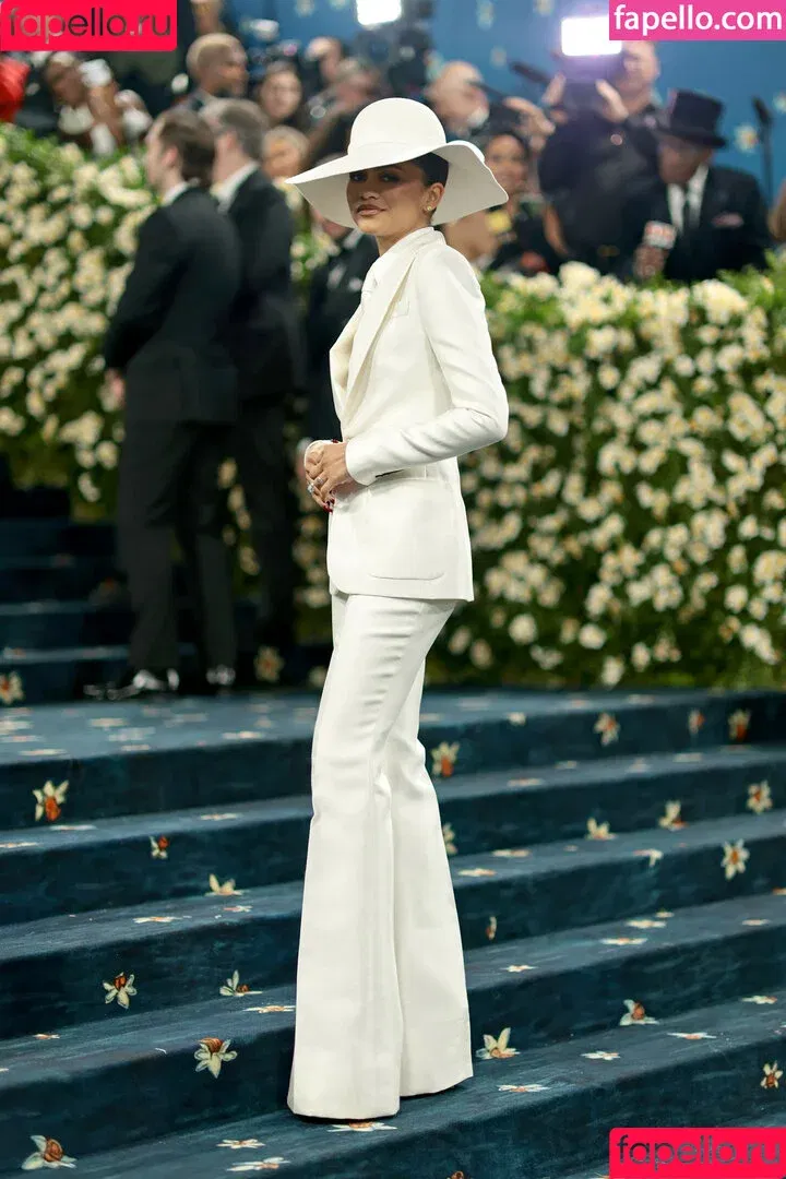 Zendaya / zayarose11 Onlyfans Photo Gallery 