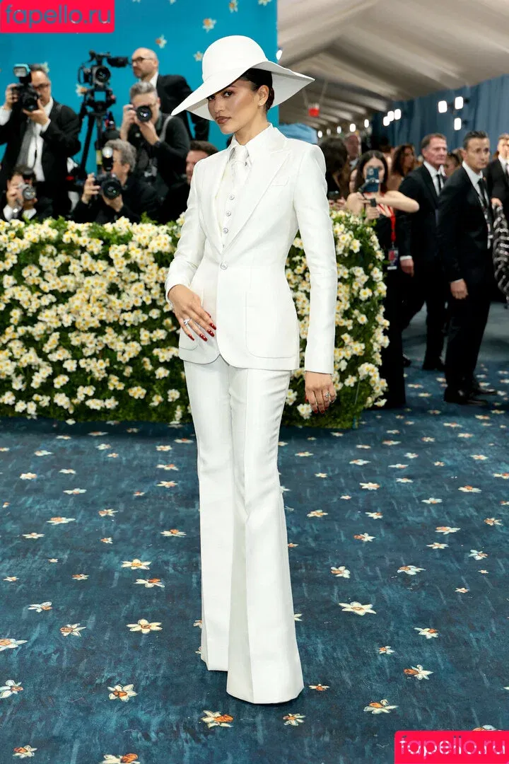 Zendaya / zayarose11 Onlyfans Photo Gallery 