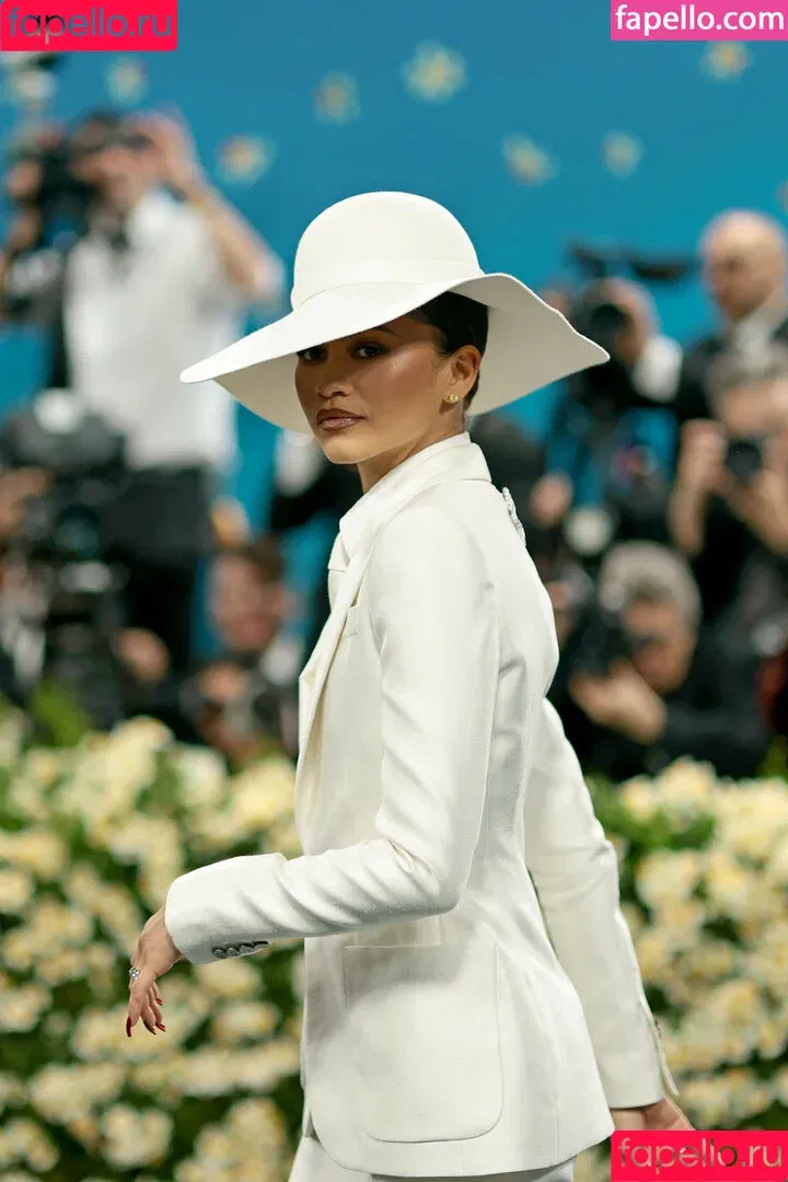 Zendaya / zayarose11 Onlyfans Photo Gallery 