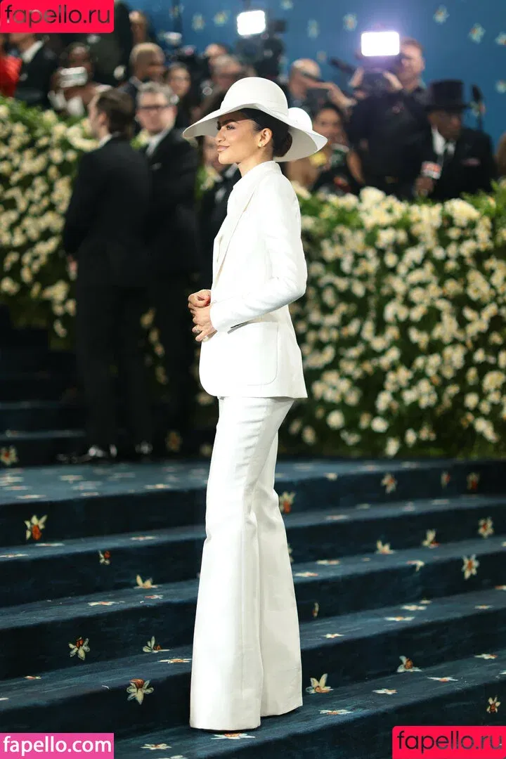 Zendaya / zayarose11 Onlyfans Photo Gallery 