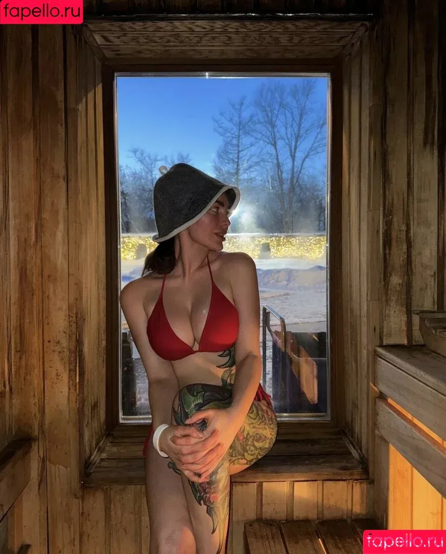 Toma Zhdanova / _tomato_333_ Onlyfans Photo Gallery 