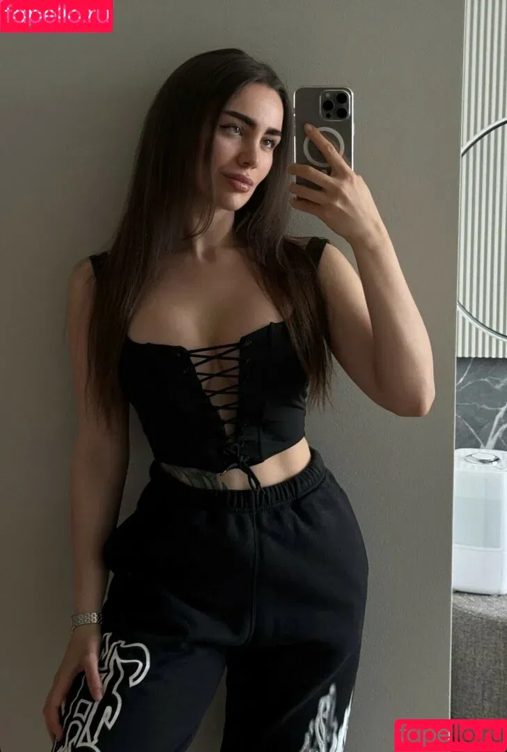 Toma Zhdanova / _tomato_333_ Onlyfans Photo Gallery 