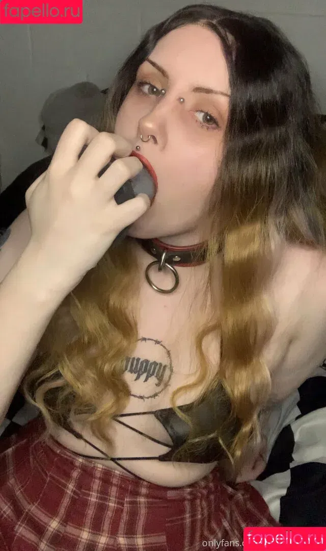 Gothbabybrat / trashbabybrat666 Onlyfans Photo Gallery 