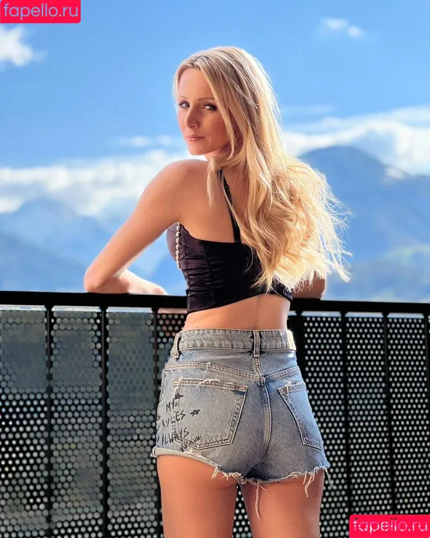 Melissa Naschenweng / melissa_naschenweng Onlyfans Photo Gallery 