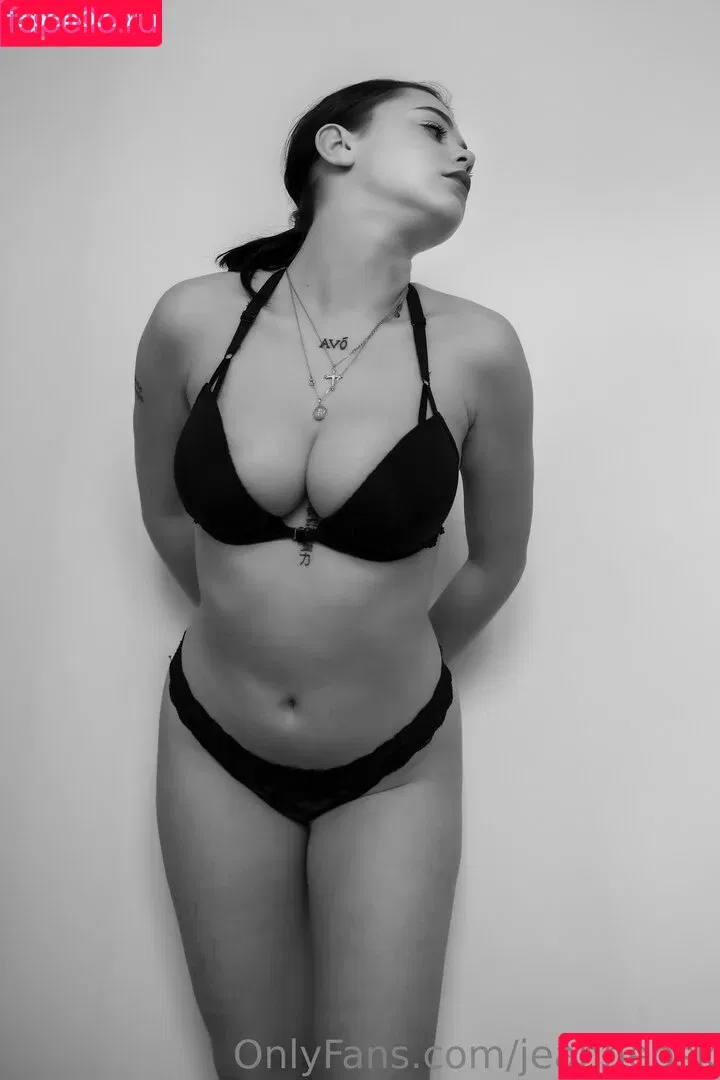 jeanne.osk / jeanneosk Onlyfans Photo Gallery 