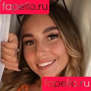 emilyley / laeeemily Onlyfans Photo Gallery 