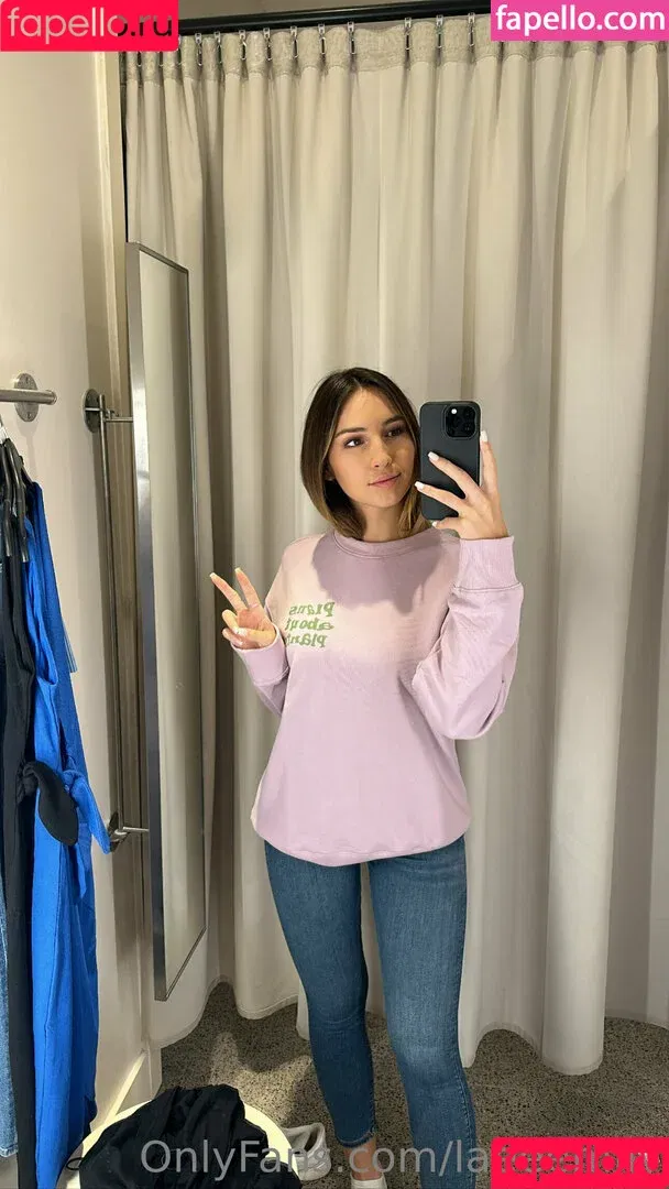 emilyley / laeeemily Onlyfans Photo Gallery 