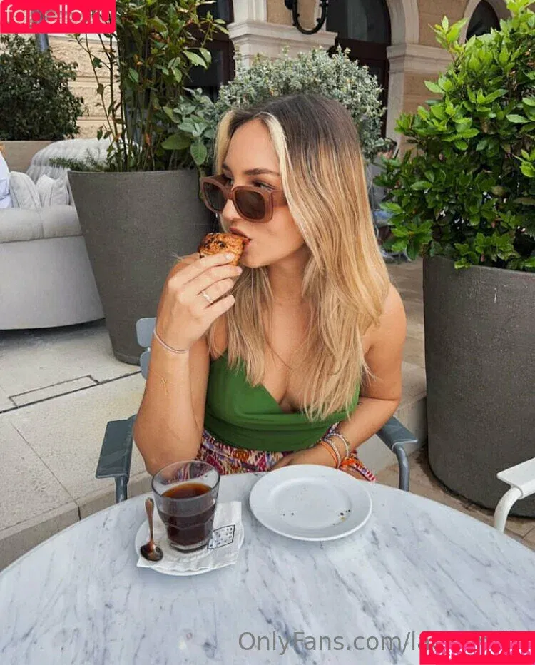 emilyley / laeeemily Onlyfans Photo Gallery 