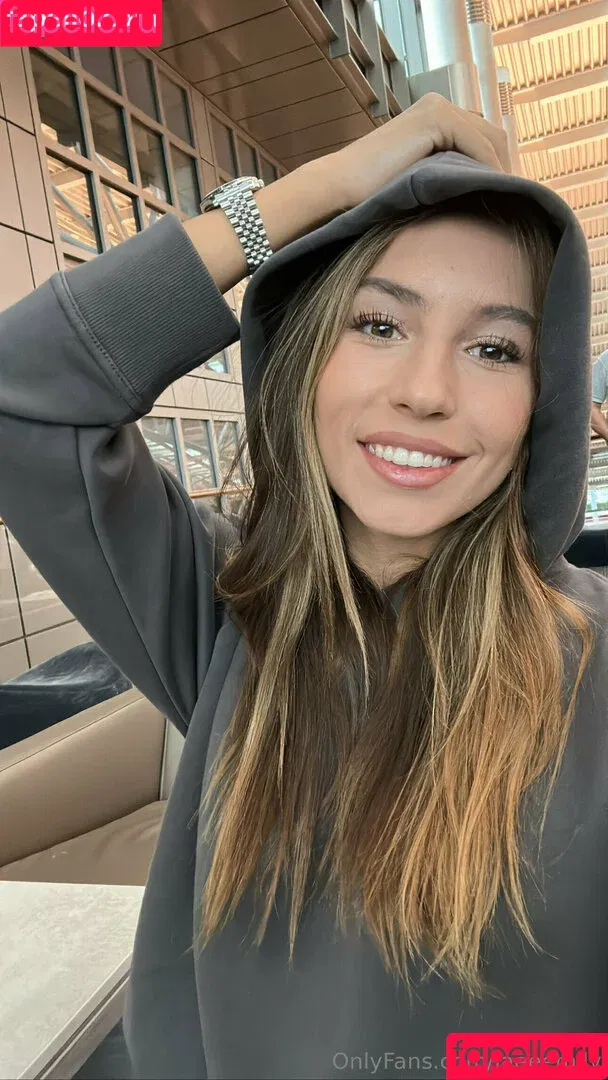 emilyley / laeeemily Onlyfans Photo Gallery 