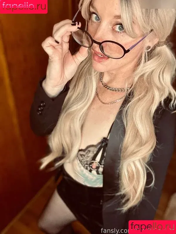 SindriSquirts Onlyfans Photo Gallery 