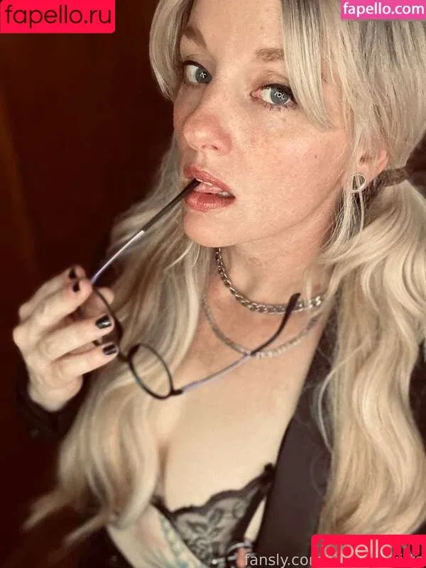 SindriSquirts Onlyfans Photo Gallery 