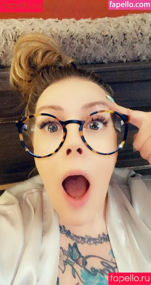 Vixen Val / imvixenval / therealvixenval Onlyfans Photo Gallery 