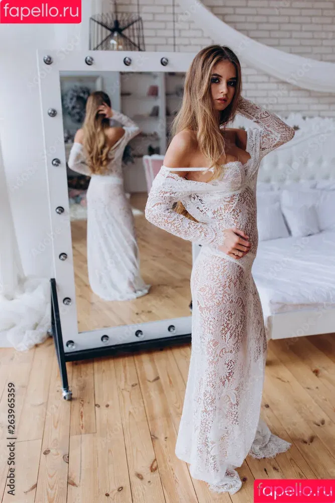 AvrilDollX / avril_dollx Onlyfans Photo Gallery 