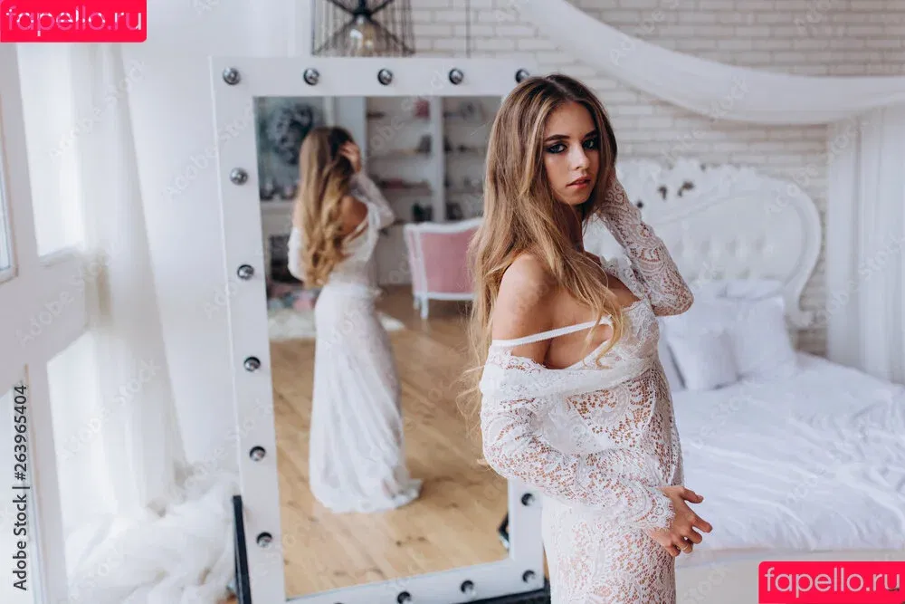 AvrilDollX / avril_dollx Onlyfans Photo Gallery 