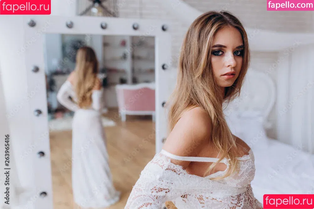 AvrilDollX / avril_dollx Onlyfans Photo Gallery 