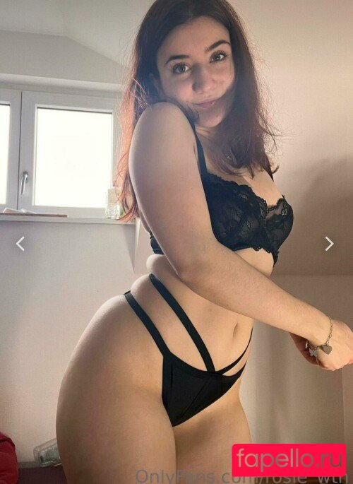 rosie_wth Nude Onlyfans Photo 9