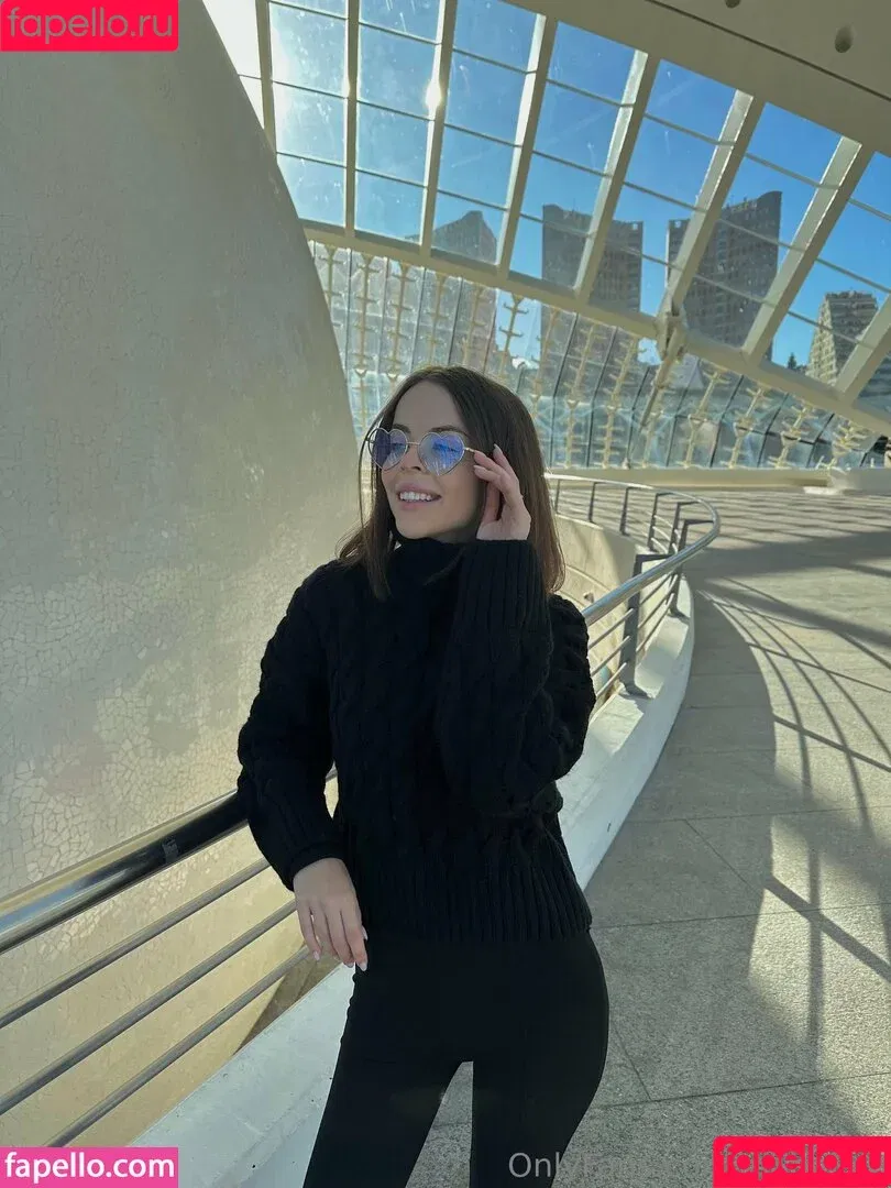 chloe_louise_bray / chloelolo Onlyfans Photo Gallery 