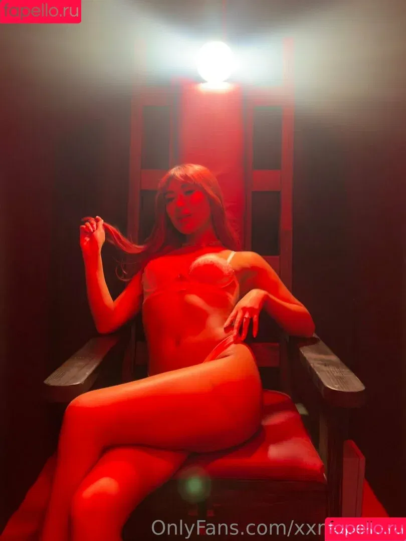 genevieveamour / xxrated.lux Onlyfans Photo Gallery 