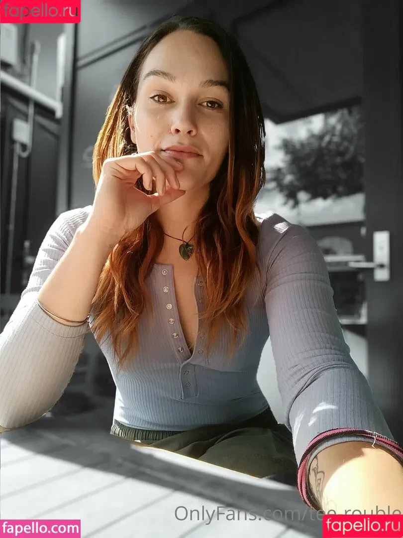 desairablepeachxx / tee-rouble Onlyfans Photo Gallery 