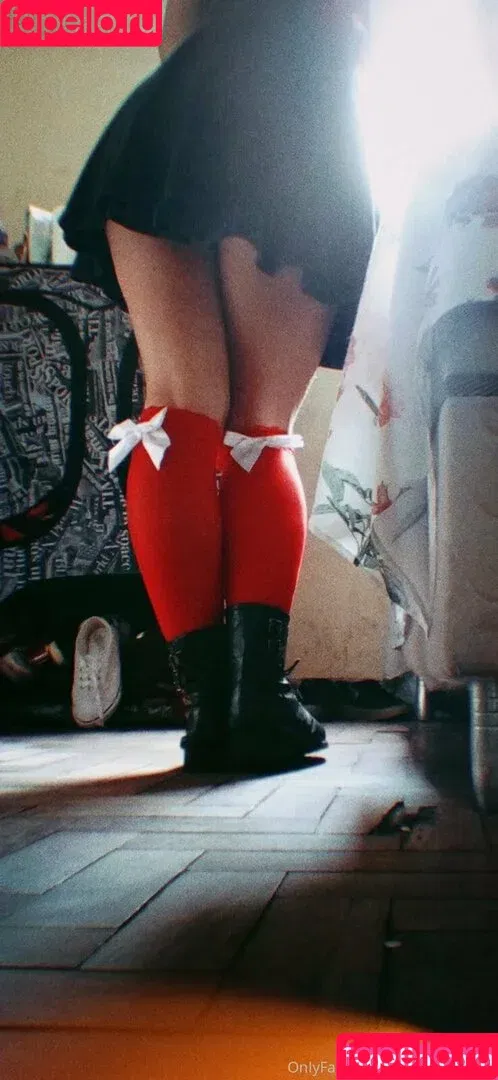 littleamorafr33 / liz_05_dixson Onlyfans Photo Gallery 