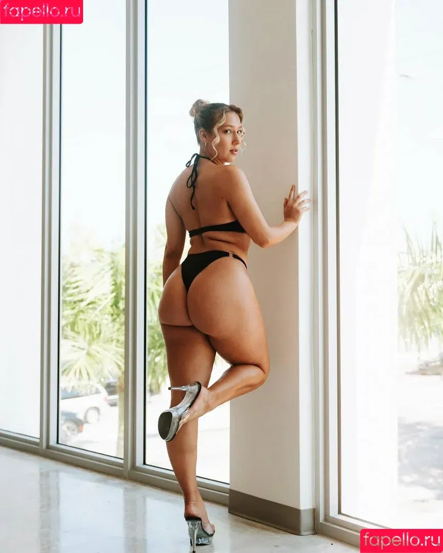 Claire Grimes / clairegrimes Onlyfans Photo Gallery 