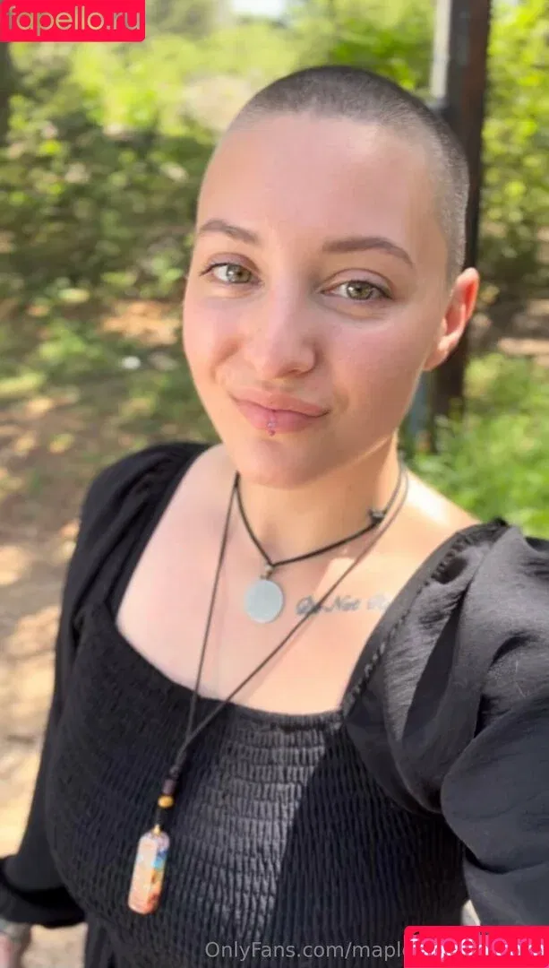 flippinfabulouspancakes / maple.morningstar Onlyfans Photo Gallery 