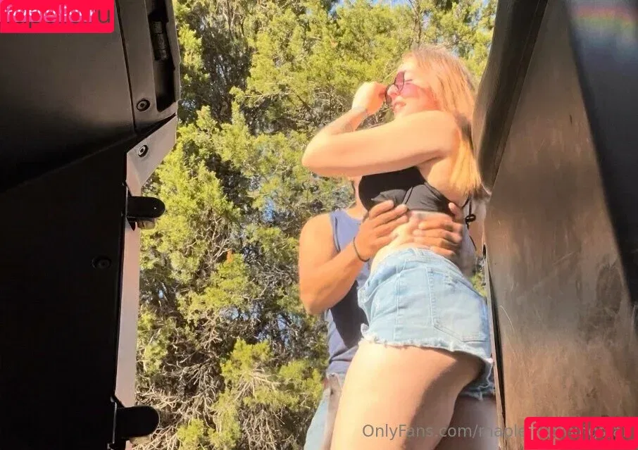 flippinfabulouspancakes / maple.morningstar Onlyfans Photo Gallery 