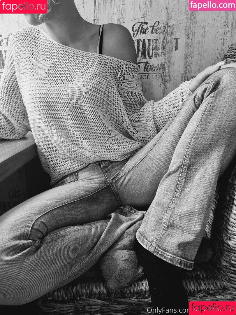 mariell_69x / mariella_x Onlyfans Photo Gallery 