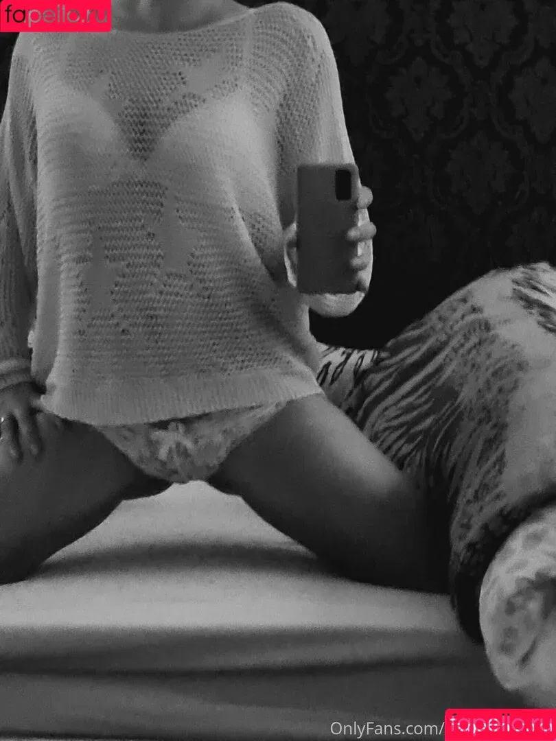 mariell_69x / mariella_x Onlyfans Photo Gallery 