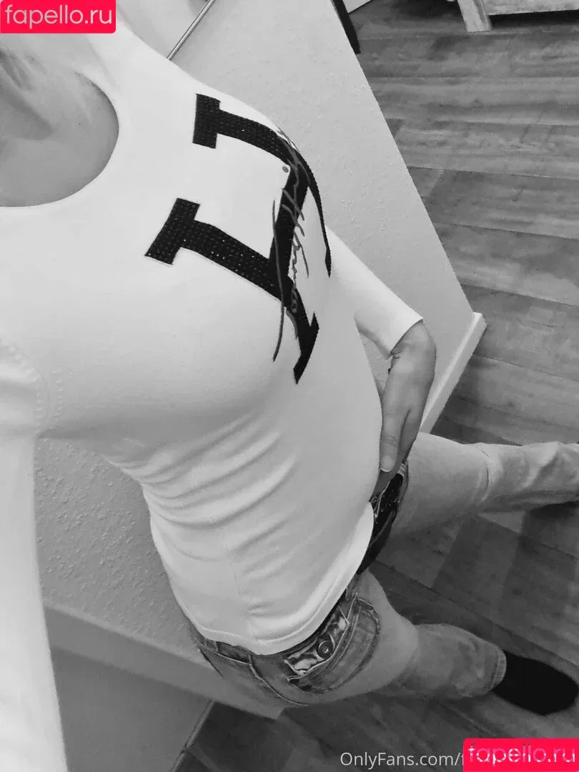 mariell_69x / mariella_x Onlyfans Photo Gallery 