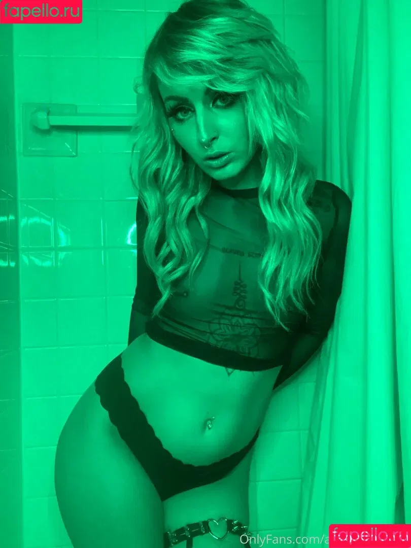 angellynnxo / lynnexofficial94 Onlyfans Photo Gallery 