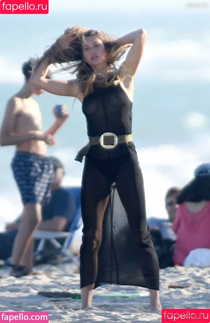 Gisele Bündchen / gisele / giseleofficial Onlyfans Photo Gallery 