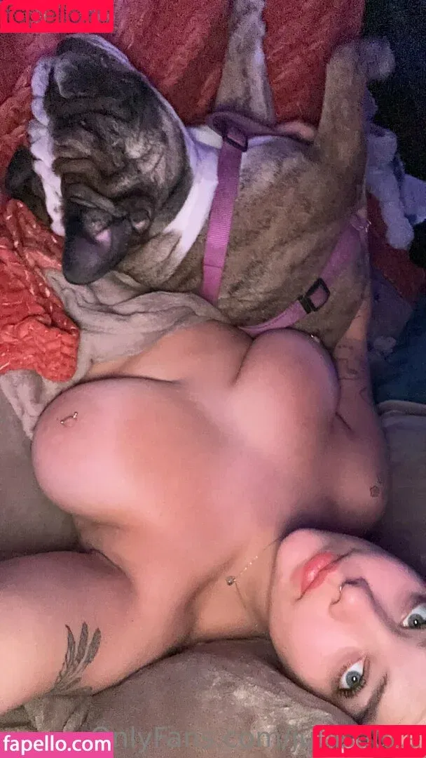 Tristen McGuire / Txisten / juulsauce Onlyfans Photo Gallery 