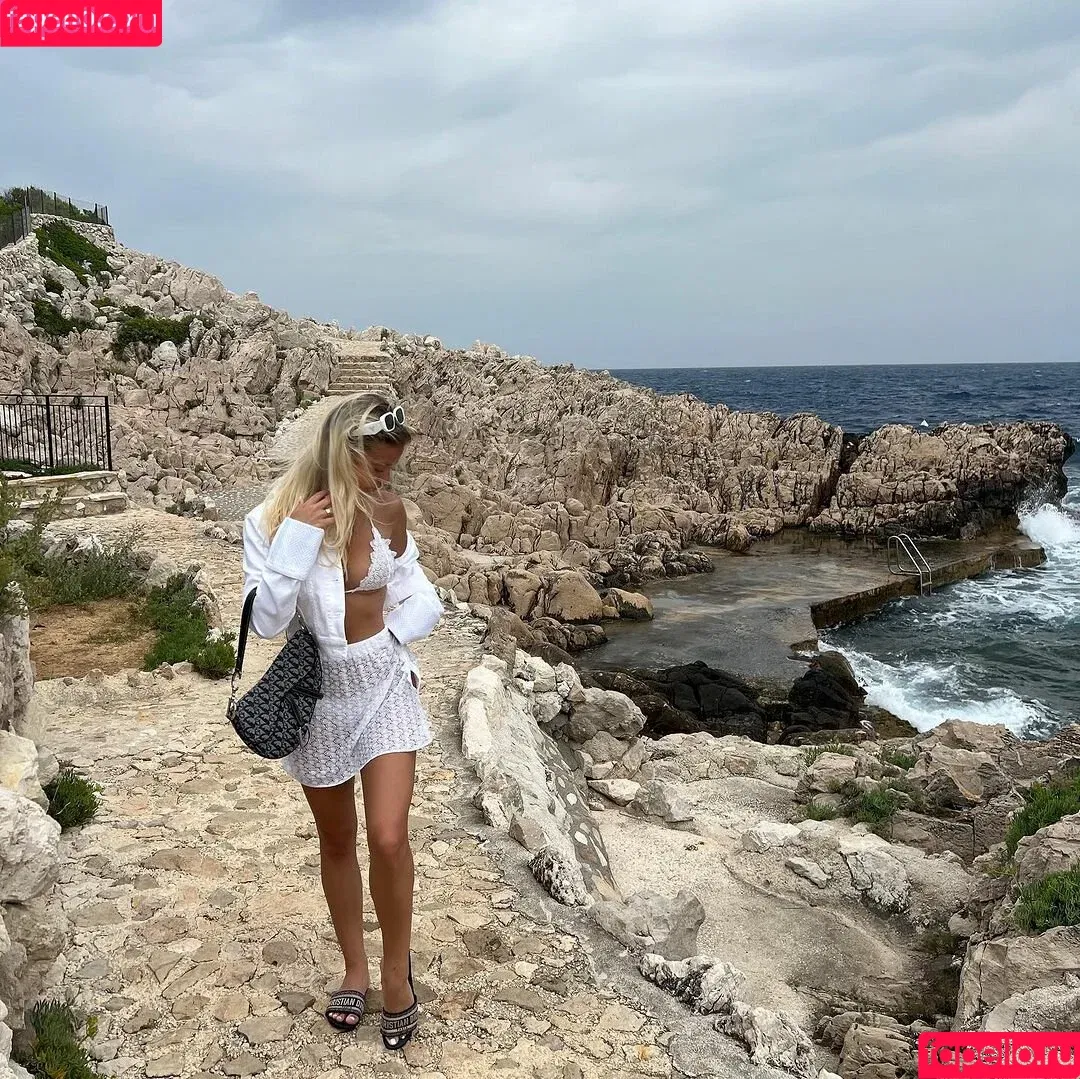 Kaylyn Slevin / kaylynslevin Onlyfans Photo Gallery 