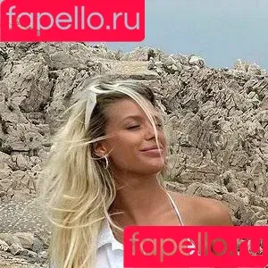 Kaylyn Slevin / kaylynslevin Onlyfans Photo Gallery 