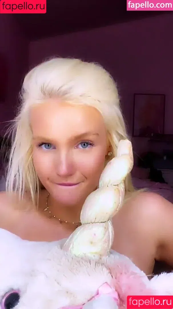 Linsey Donovan / linsey99 / linsey99_official Onlyfans Photo Gallery 