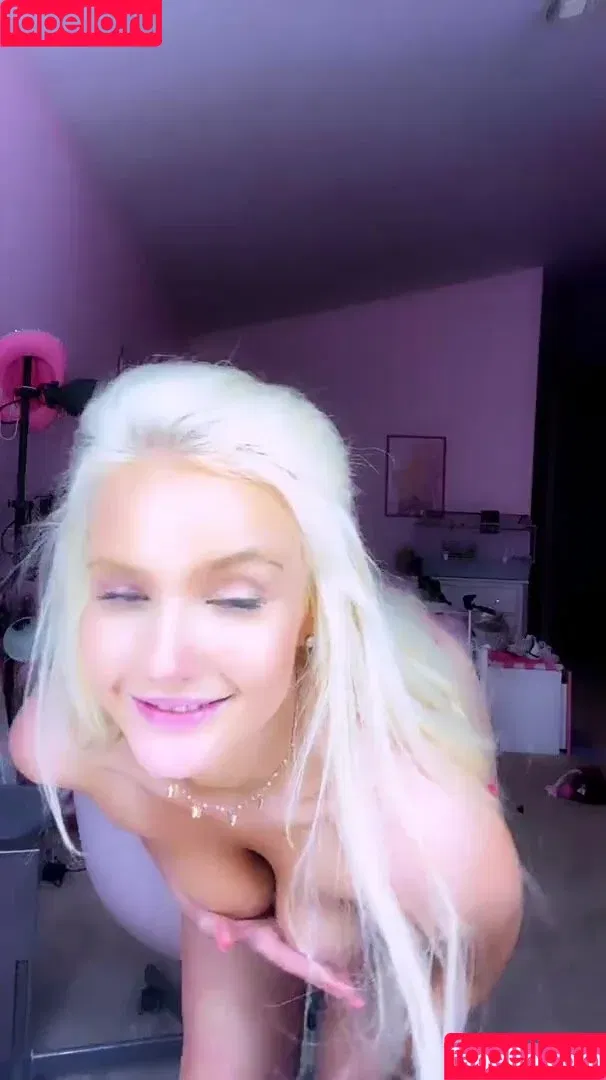 Linsey Donovan / linsey99 / linsey99_official Onlyfans Photo Gallery 