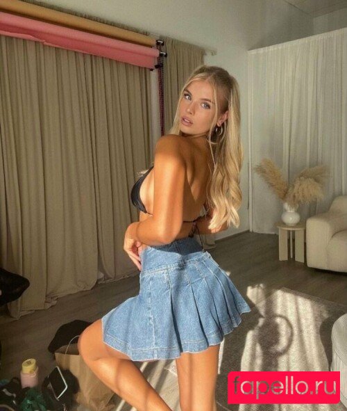 Naughty freshman Nude Onlyfans Photo 12