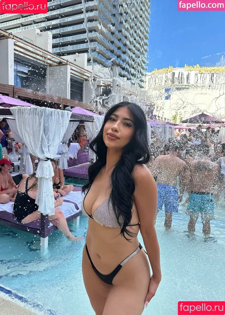 Lani Milani / Lannii_Milani / u424483909 Onlyfans Photo Gallery 