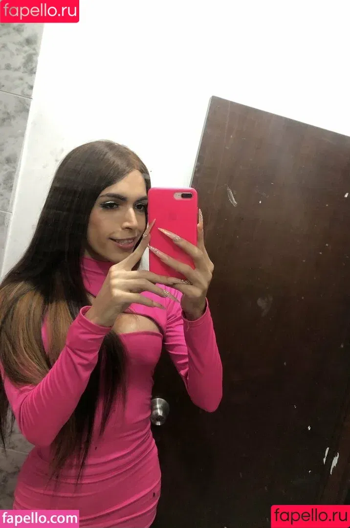 Sara / kittyjon_ / sarabareilles / sararivera_777 / this_cake Onlyfans Photo Gallery 