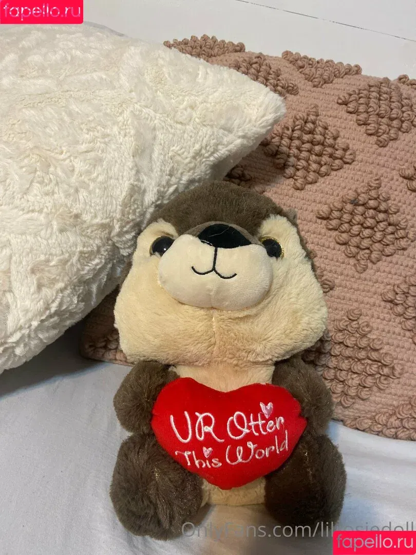 lilrosiedoll / rosiegirllondon Onlyfans Photo Gallery 