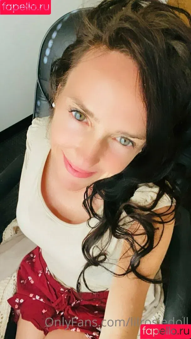 lilrosiedoll / rosiegirllondon Onlyfans Photo Gallery 