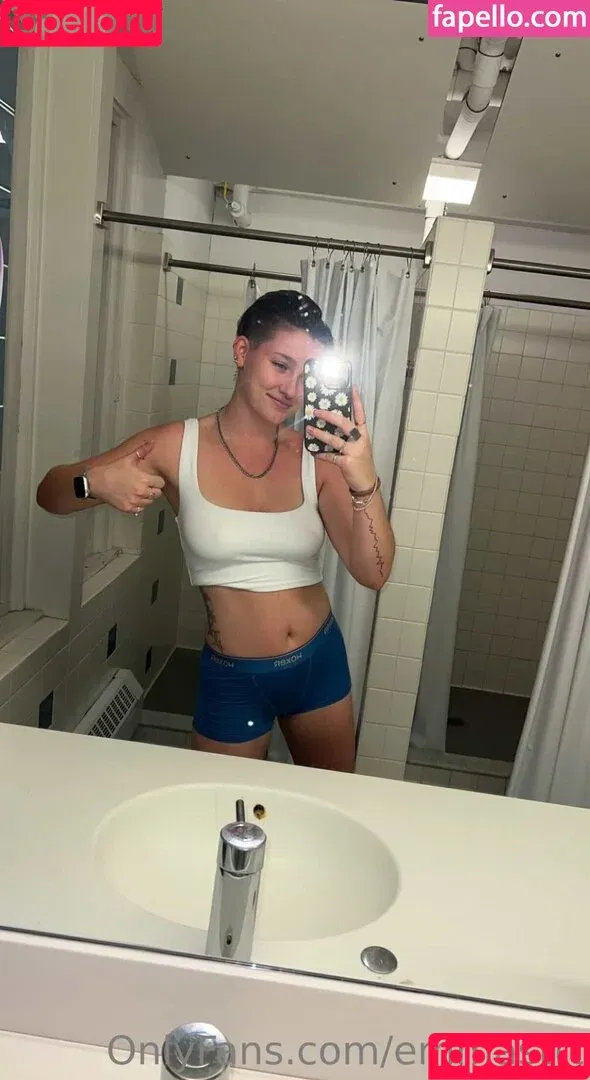 Ashley Barr / Emma Mae / Emma Monday / Emma Ray / EmmaMaeXXX / mae.barr Onlyfans Photo Gallery 