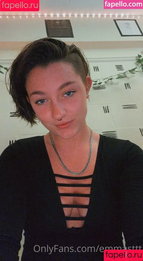 Ashley Barr / Emma Mae / Emma Monday / Emma Ray / EmmaMaeXXX / mae.barr Onlyfans Photo Gallery 