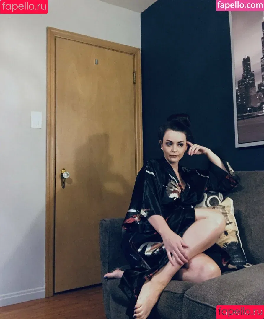 Karbut / Karby / Katastrofe / Kayla / kayla_itsines Onlyfans Photo Gallery 