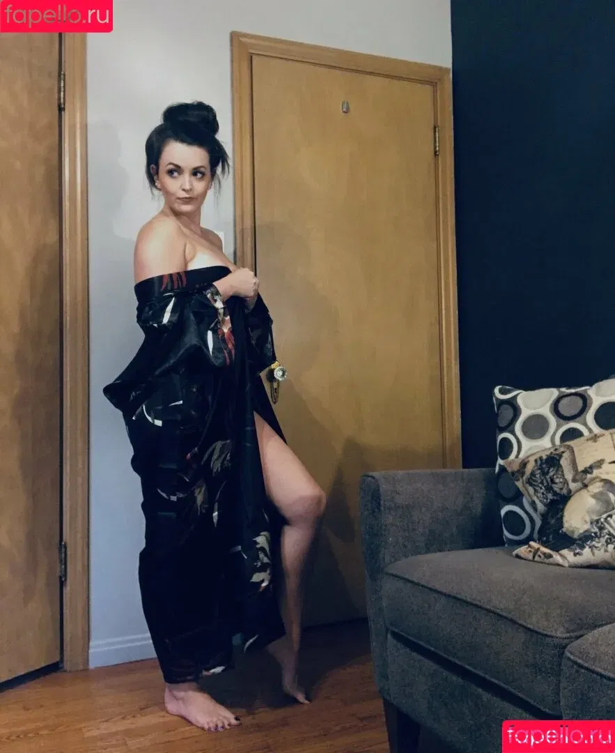 Karbut / Karby / Katastrofe / Kayla / kayla_itsines Onlyfans Photo Gallery 