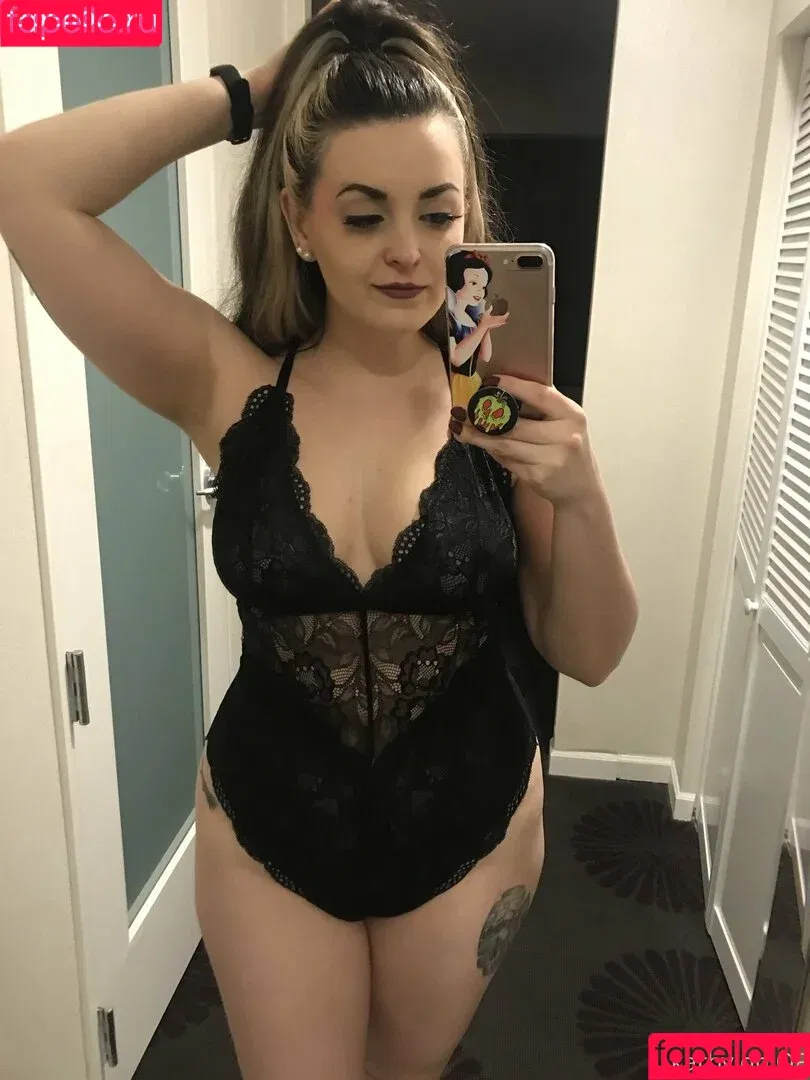 Karbut / Karby / Katastrofe / Kayla / kayla_itsines Onlyfans Photo Gallery 