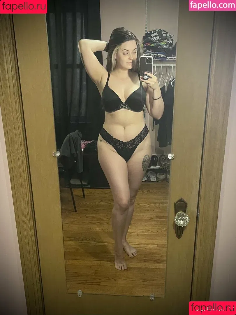 Karbut / Karby / Katastrofe / Kayla / kayla_itsines Onlyfans Photo Gallery 